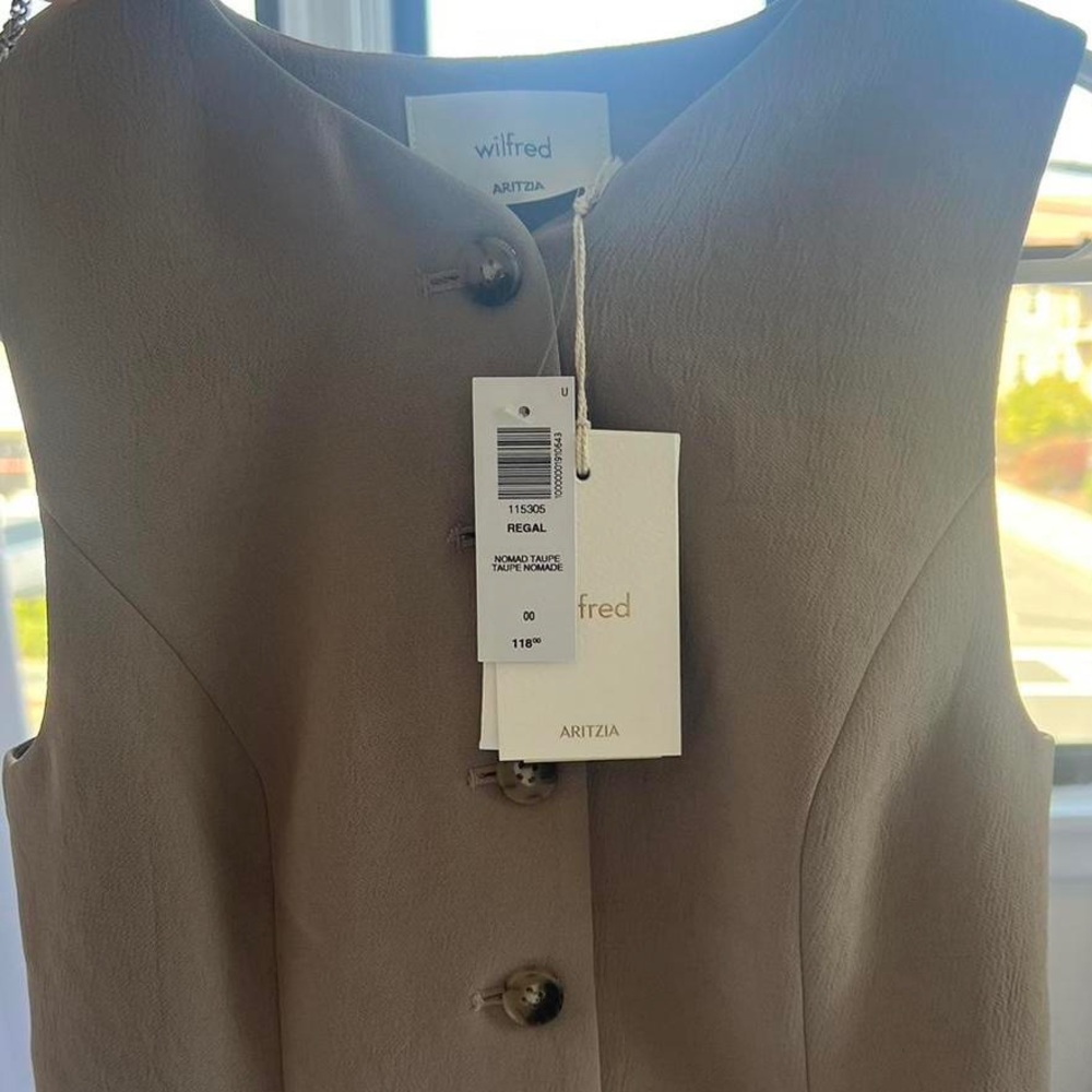 Aritzia Wilfred Regal Vest (Brand New) - Picture 3 of 3